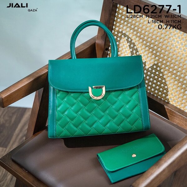 SAC A MAIN DE MARQUE QAZA
