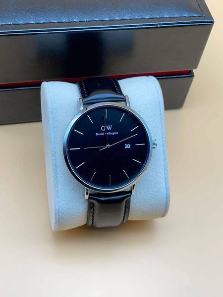 Montre élégante homme cuir