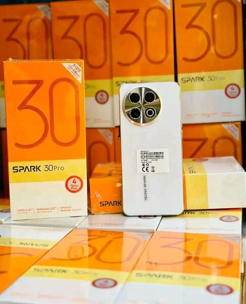TECNO SPARK 30 PRO 256GB 16GB RAM première copie identique