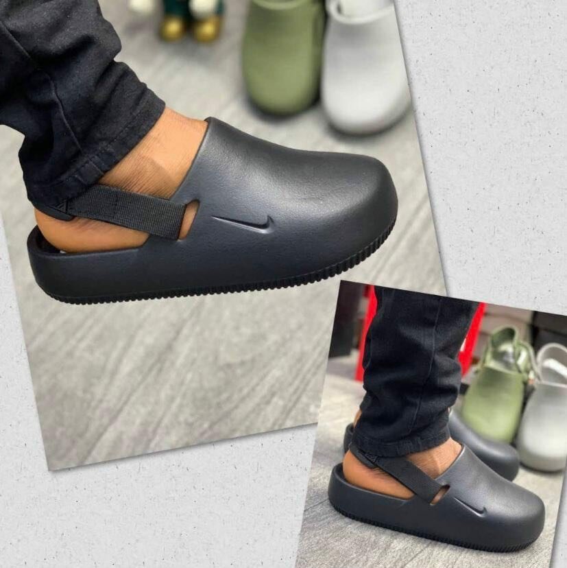 Babouche Sandales et Tongs. Nike BE