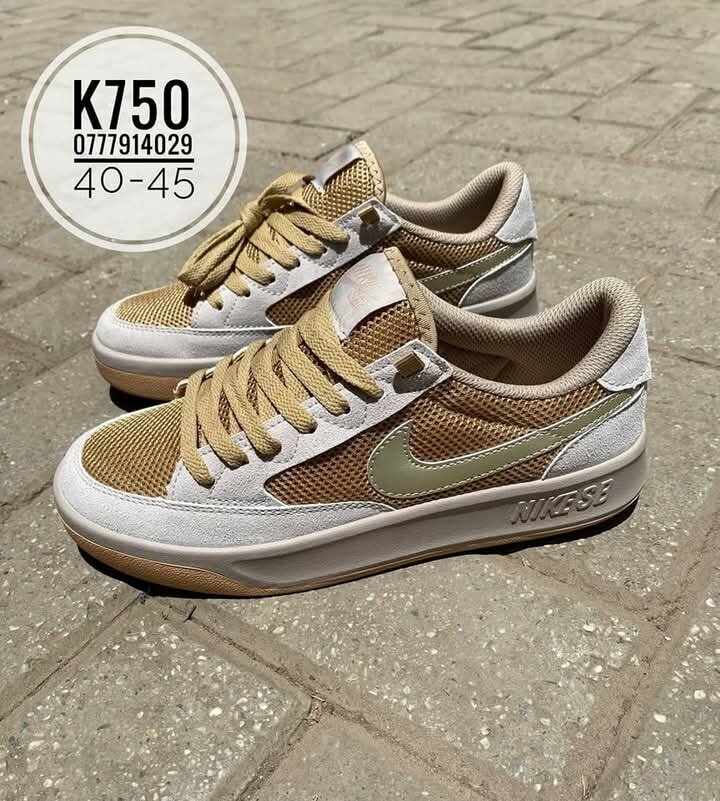 Sneakers 