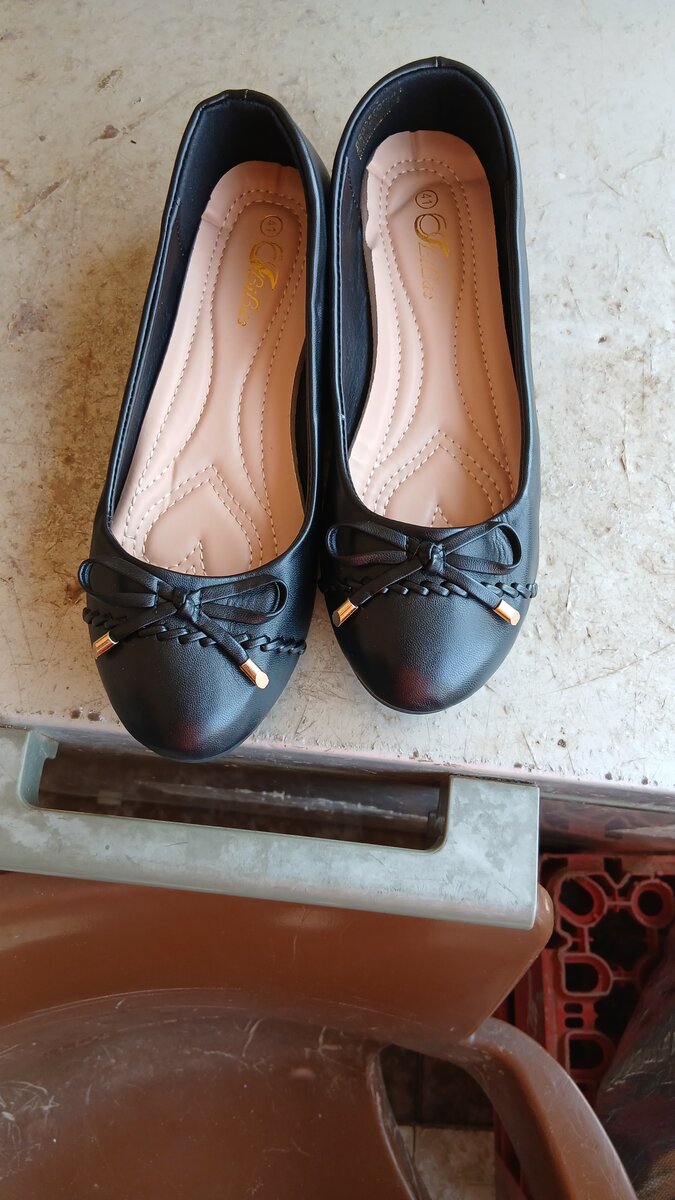 Flat shoes for ladies