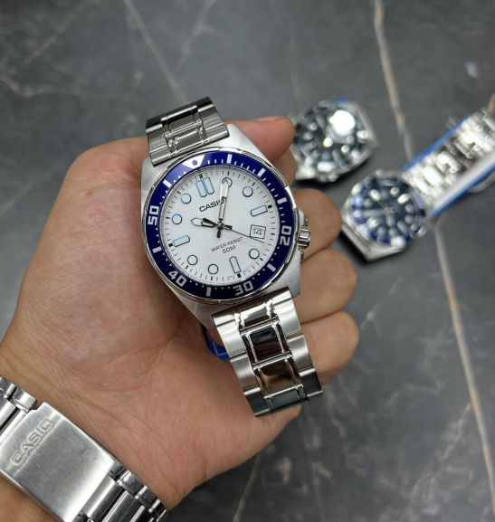 Casio  часы 
