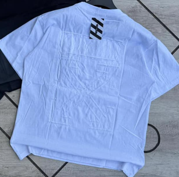 T-shirt white