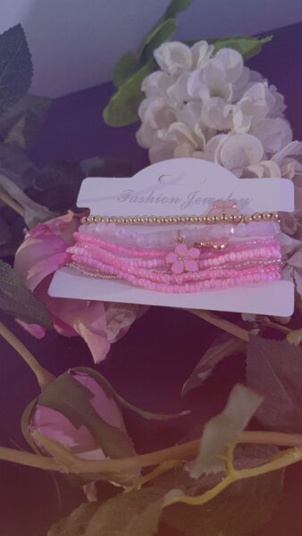 Bracelet en perles roses chic