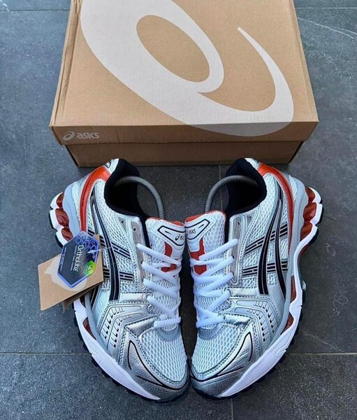ASICS SNEAKER