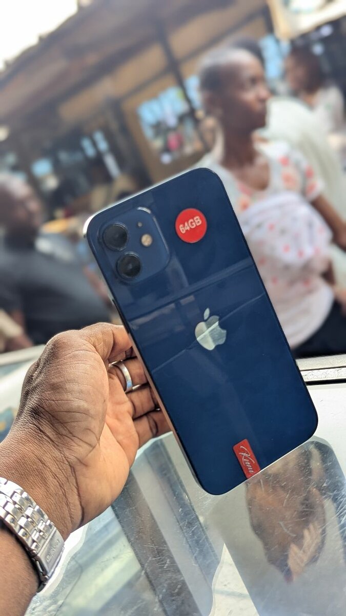 iPhone 12 simple
