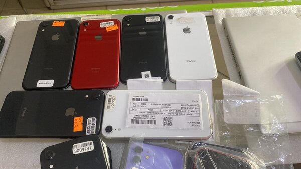 iPhone XR 64
