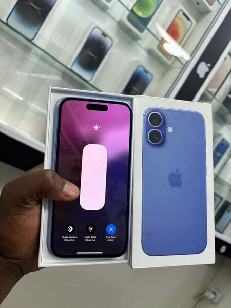 iPhone 16 simple
