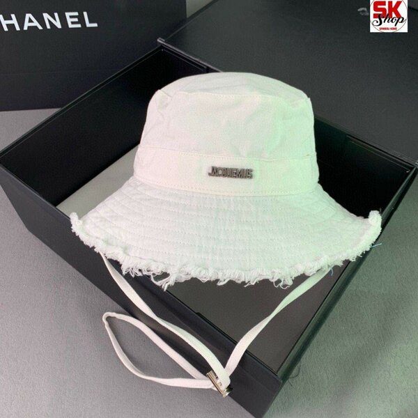 Chapeaux jacquemus