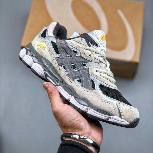 Chaussures de course légères