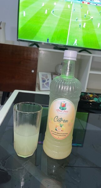 Jus de citron sans colorants ni produits chimiques