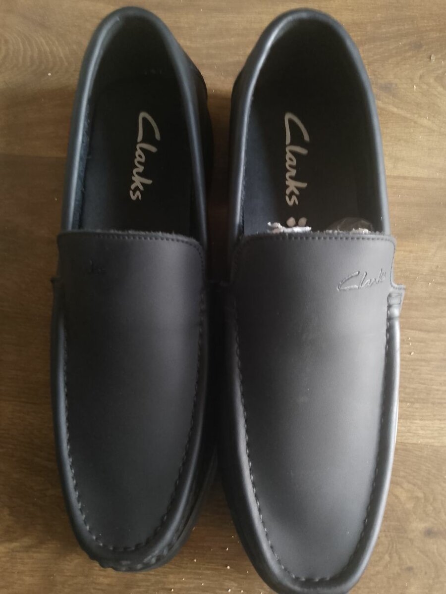 Dress shoe