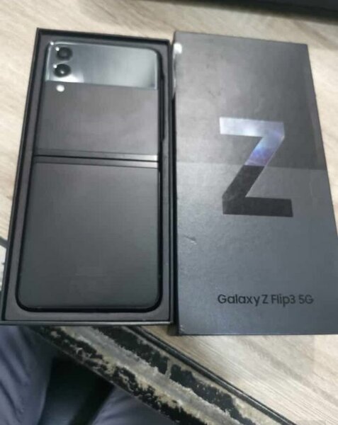 Galaxy Z Flip3 5G Smartphone