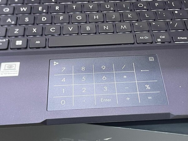 ASUS ExpertBook