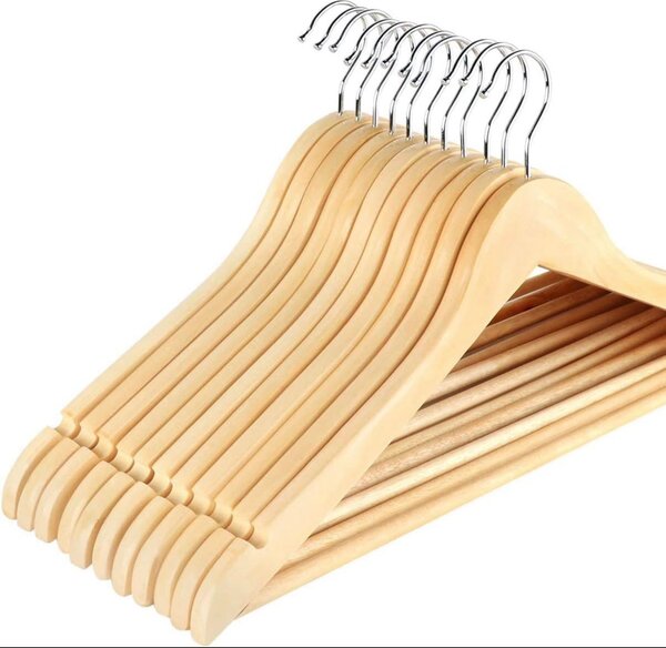 LOT DE 10 CINTRES EN BOIS