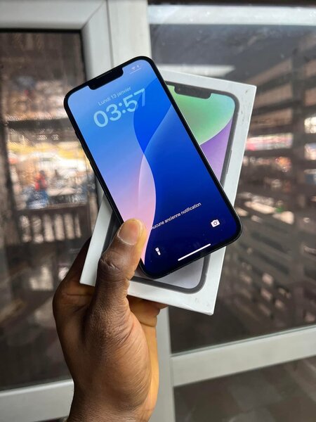 iPhone 14 Simple
