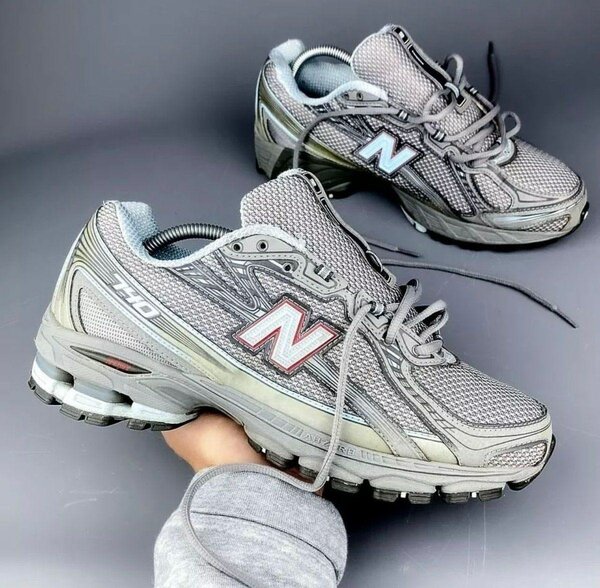 NEW BALANCE 740