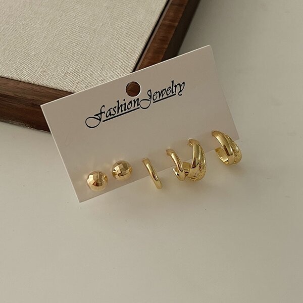 Non fade earring set