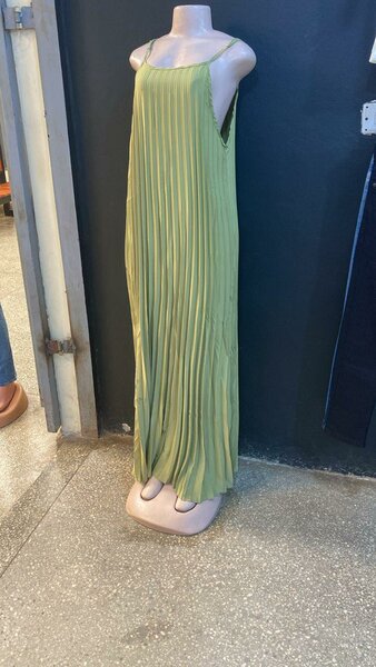 green dress