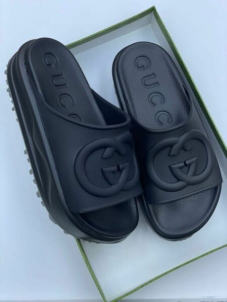 Women's slippers