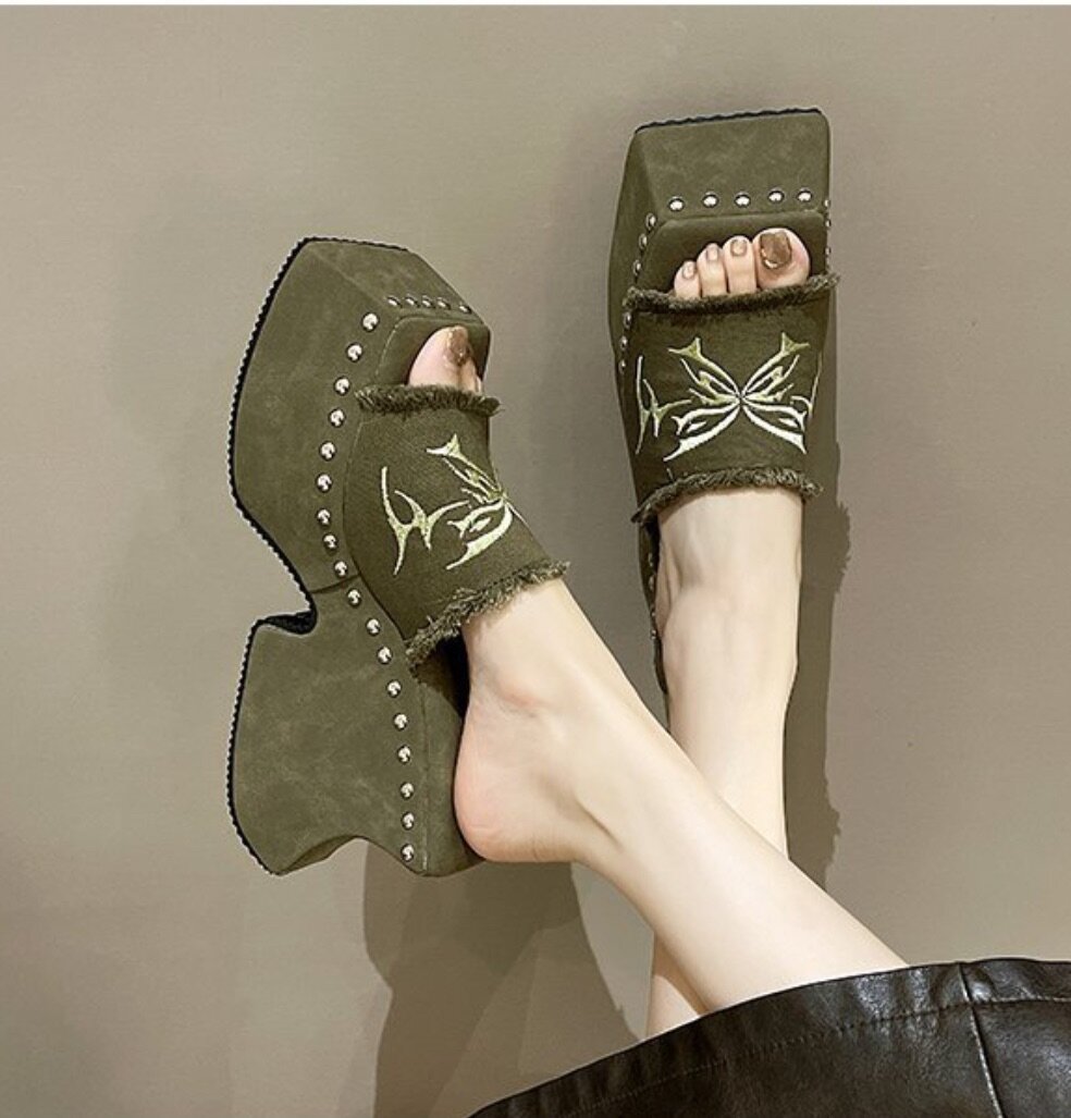 Platform slippers
