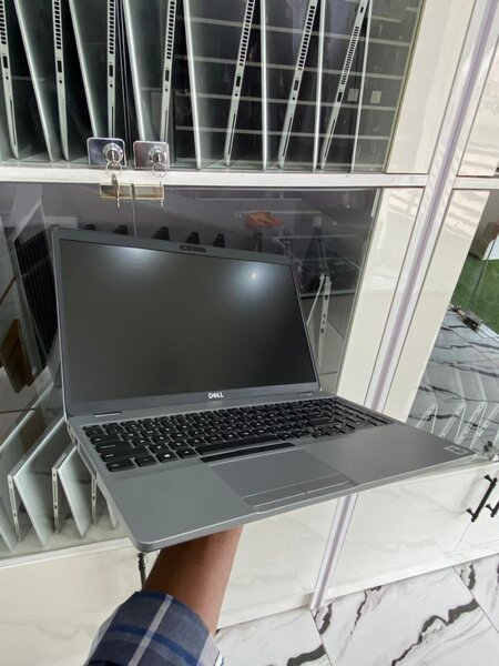 Dell Precision 3551