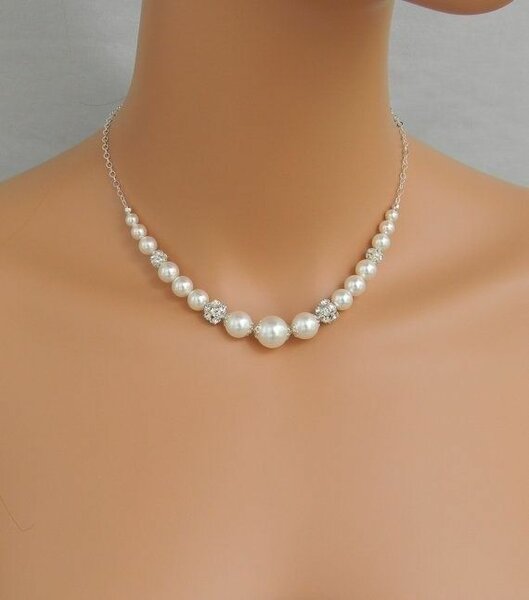 Collier perles élégantes