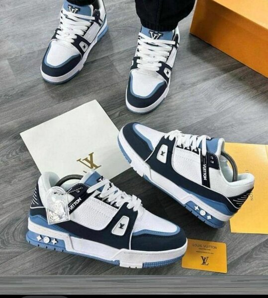 Sneaker