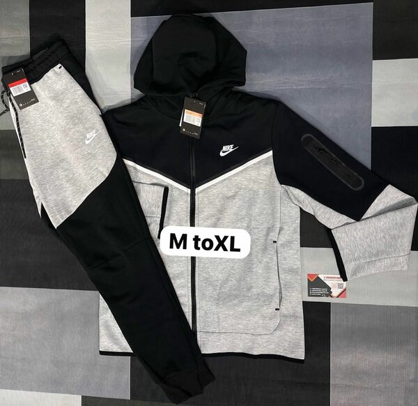 Nike tech fleece