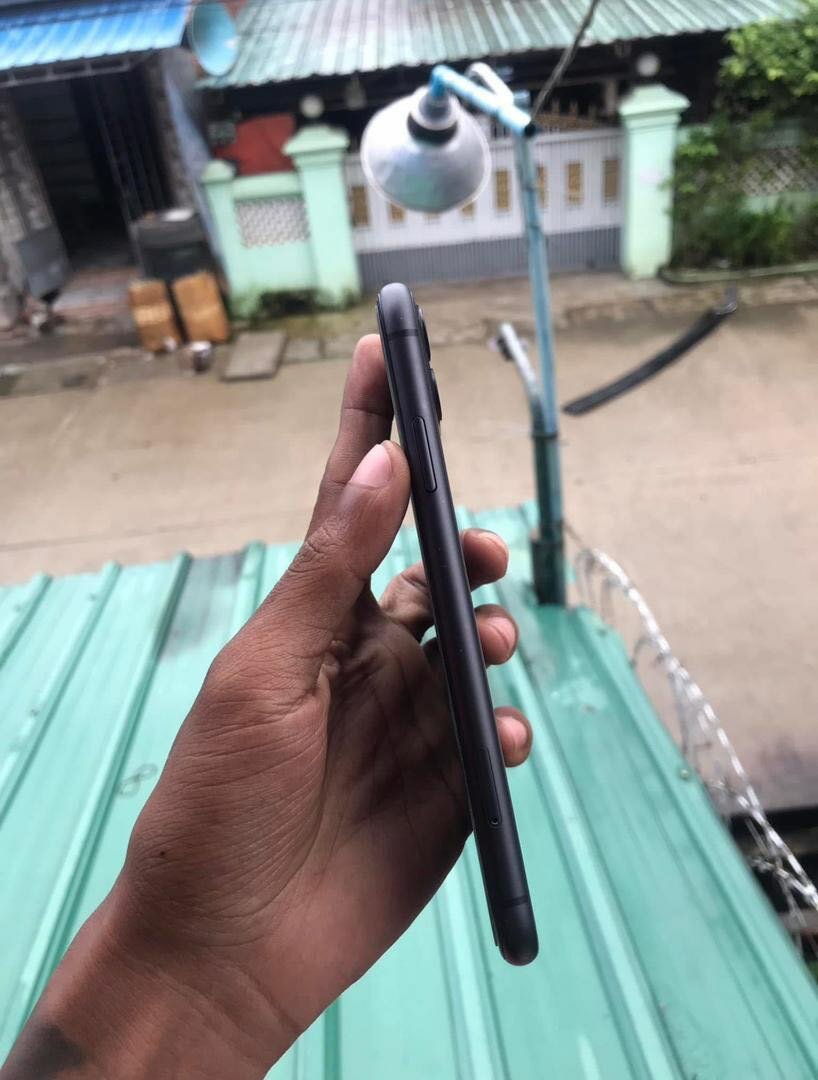 iPhone 11