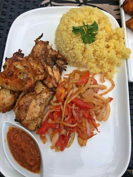 Poulet grillé avec Attieke