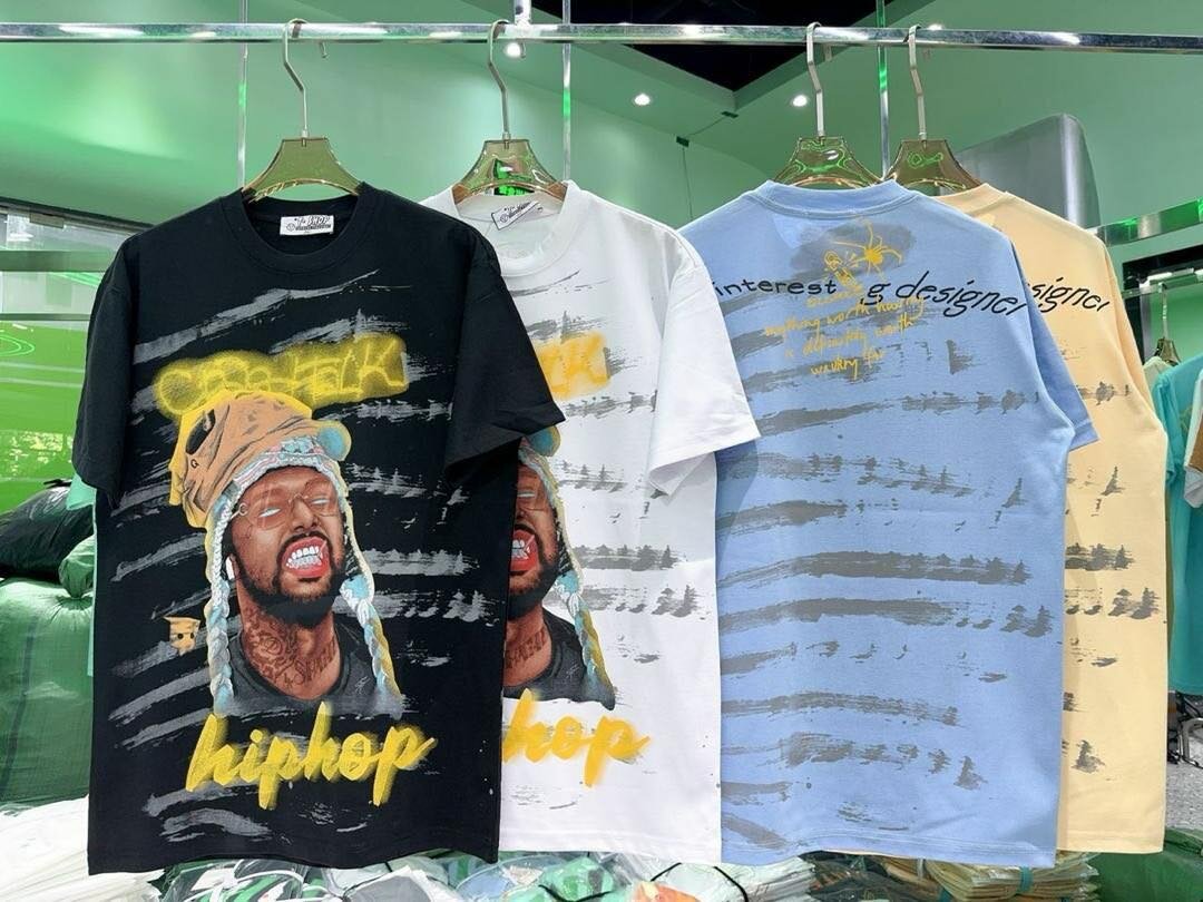 GRAPHIC T-SHIRT