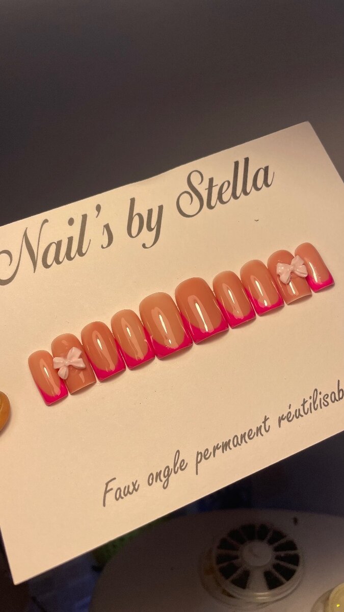 PRESS ON NAILS