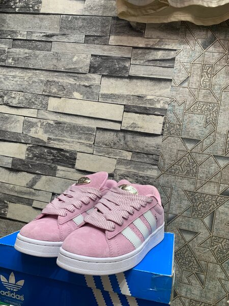 Adidas campus