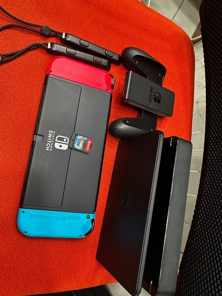 NINTENDO SWITCH OLED