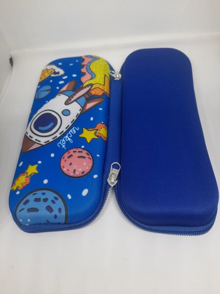 Trousse à crayons spatiale