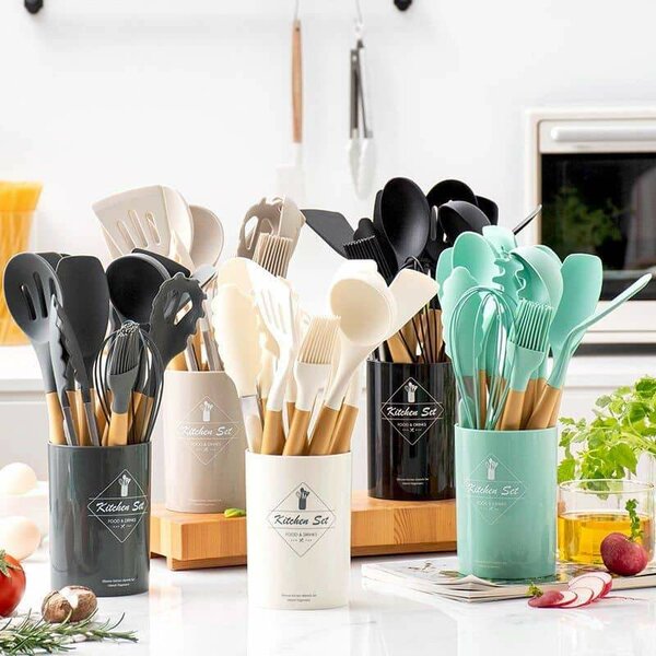 Cooking n dinning set ... Brand new and quality