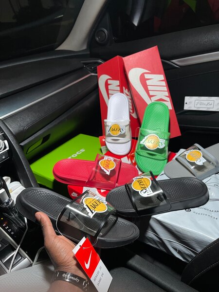 Nike Benassi Slides