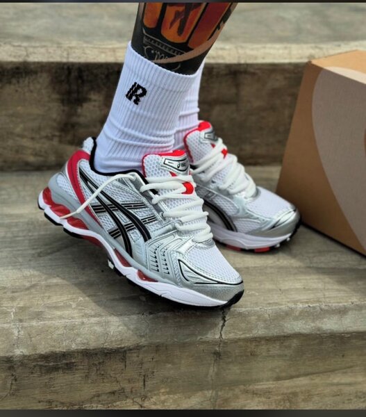 ASICS GEL KAYANO
