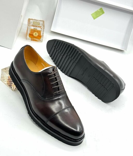 CLASSIC SHOES