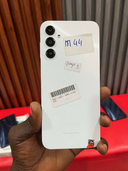Téléphone Samsung blanc élégant