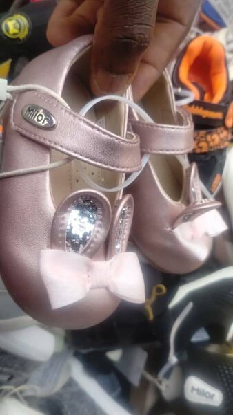 B.Duck shoes