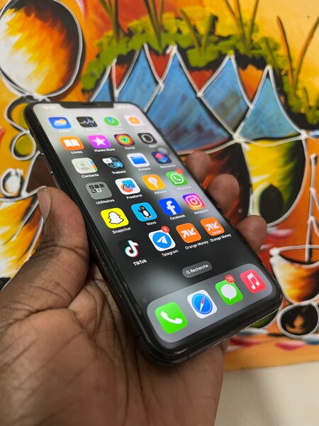 iPhone 11 Pro Max 64gb sans id