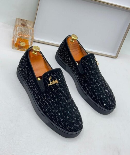 CHRISTIAN LOUBOUTIN SNEAKER