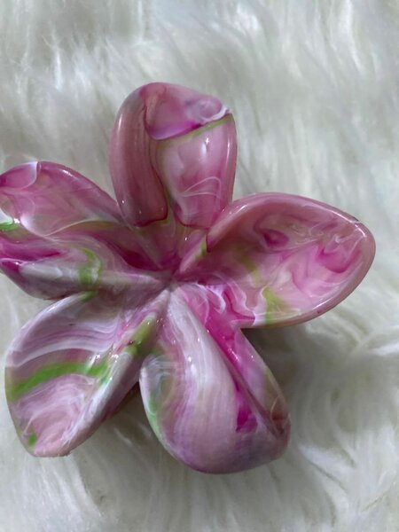 Pince en fleurs