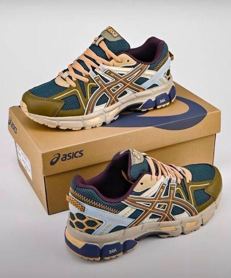 SNEAKER