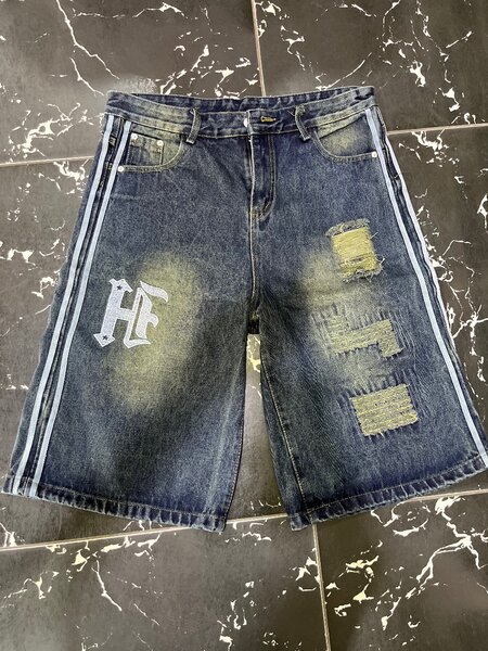 Short Asake , culotte gros bas