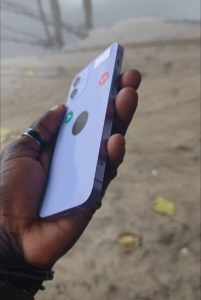 iPhone 12 Simple