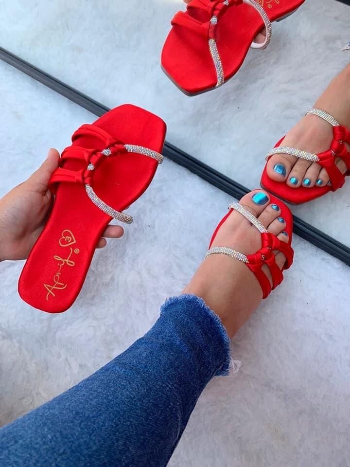 LADIES SLIPPERS